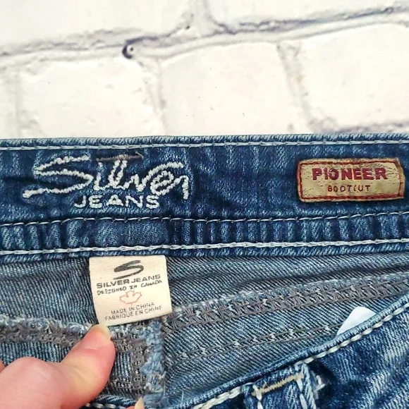 Silver Jeans Pioneer Bootcut (Size 27) - Picture 6 of 10